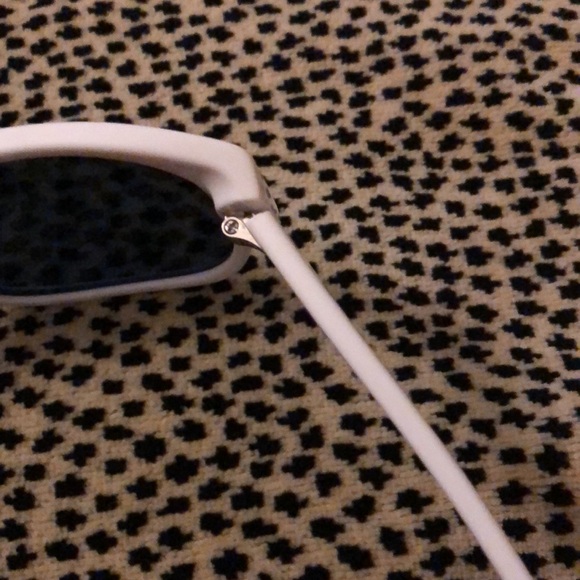 Burberry sunglasses - Picture 10 of 10